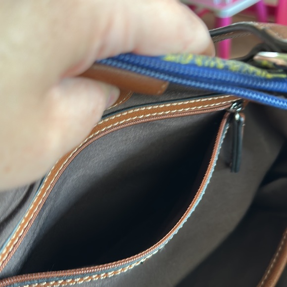Chaps shoulder bag - Picture 6 of 7